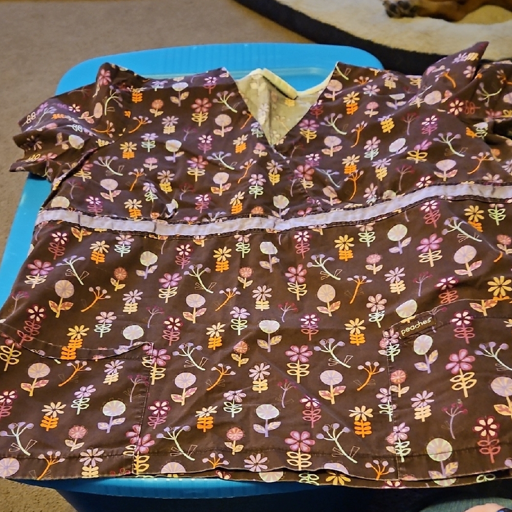 Peaches Uniforms Brown Floral Women's Scrub Top